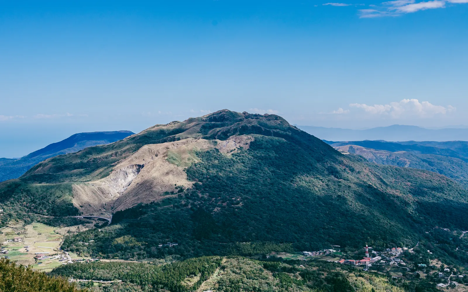 ภูเขาฉีซิงในอุทยานแห่งชาติหยางหมิงซาน