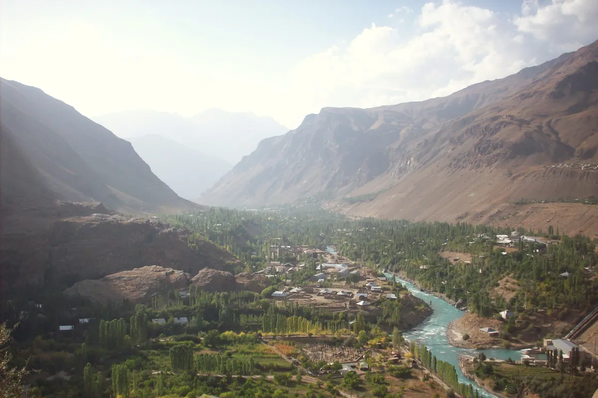 บรรยากาศย่านชานเมืองตะวันออก/ตะวันออกเฉียงเหนือ ในคอรอก