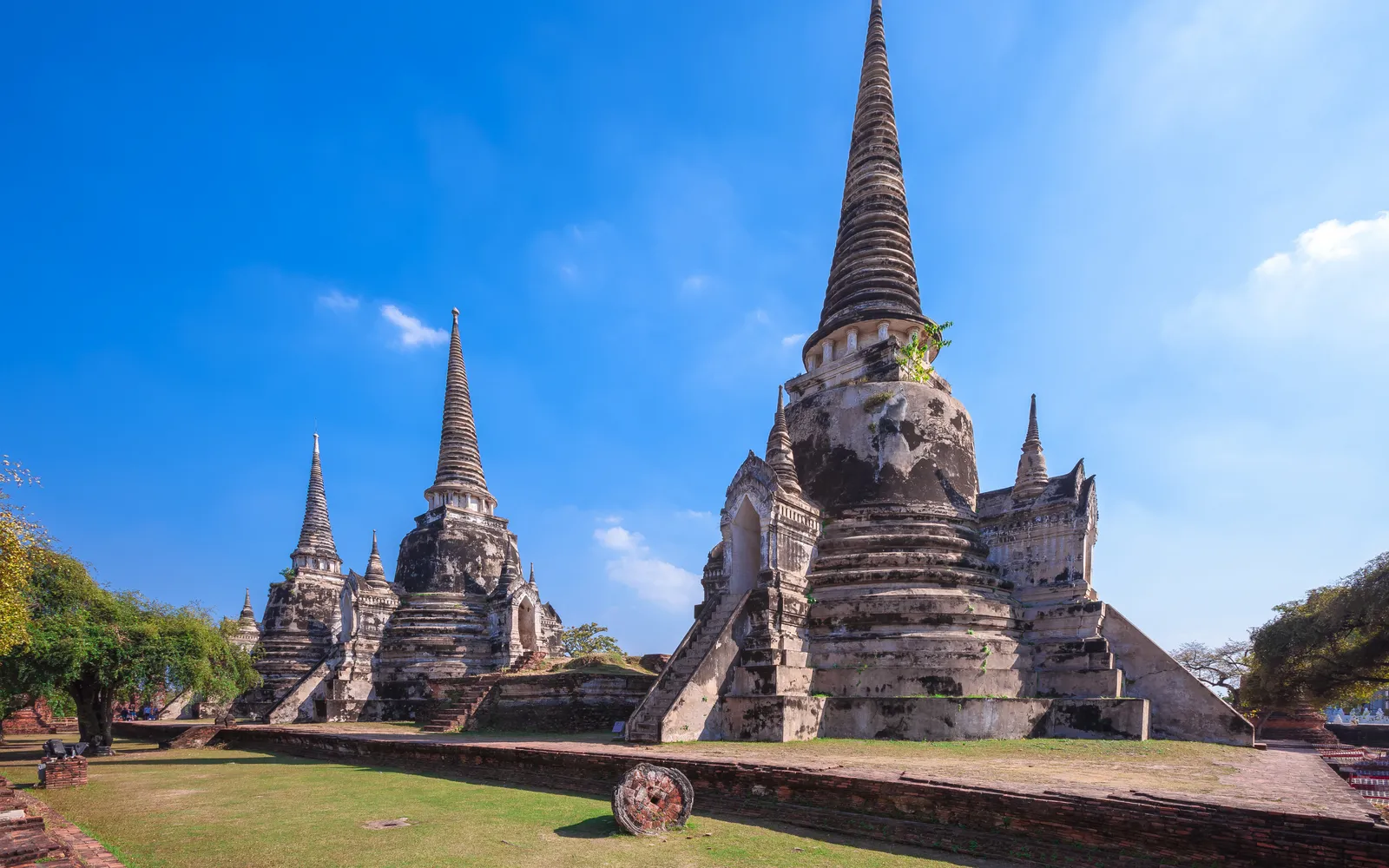 เจดีย์สามองค์เรียงกันของวัดพระศรีสรรเพชญ์ ภายในพระราชวังโบราณอยุธยา