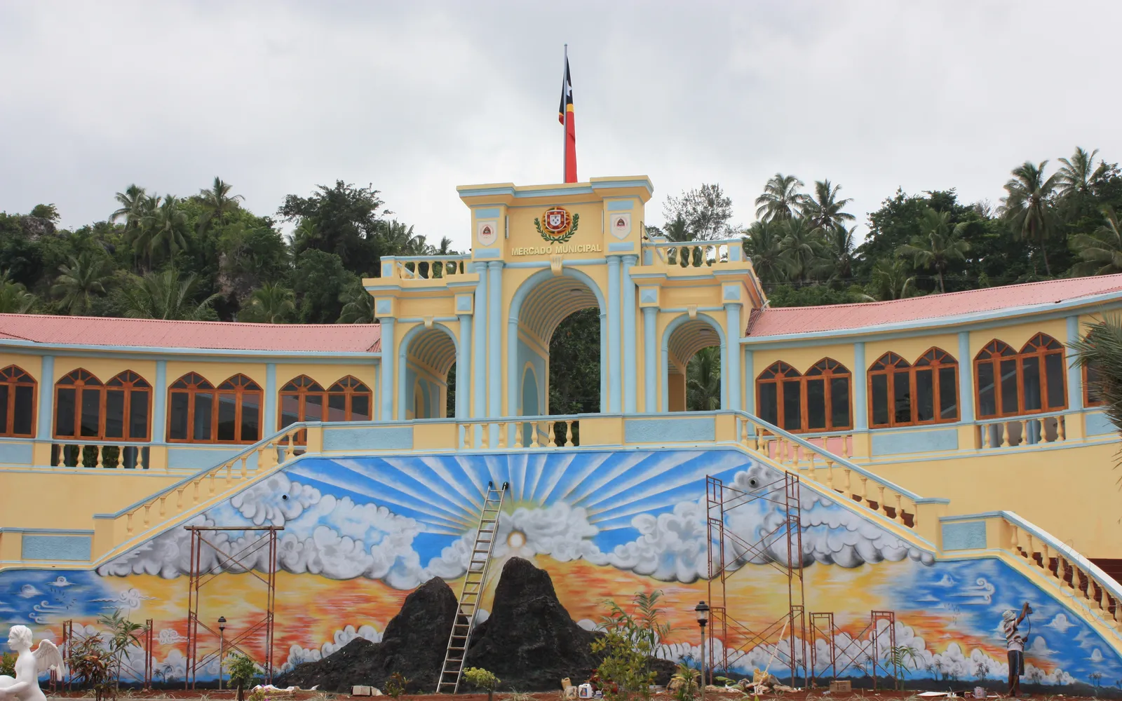อาคารตลาดเทศบาลเก่าเบาเกาสไตล์โปรตุเกสที่บูรณะแล้ว