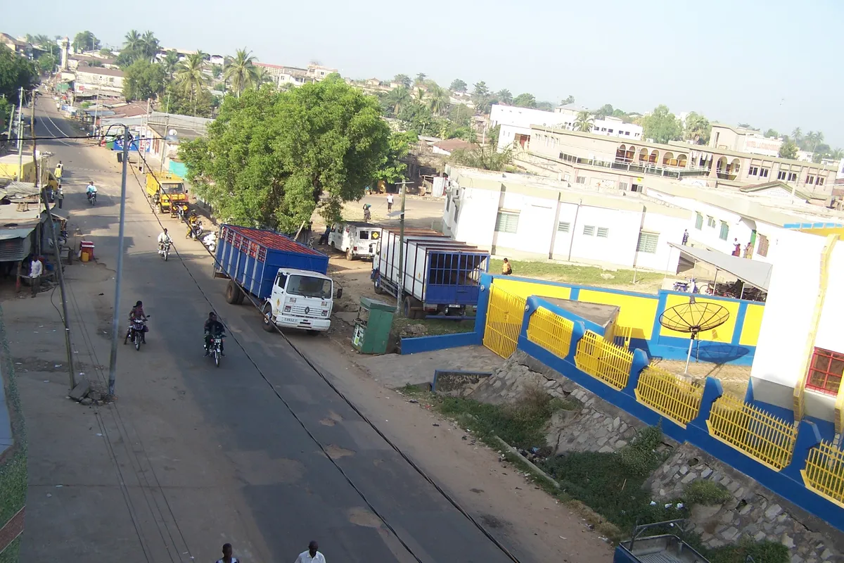 บรรยากาศย่านตอมเด / ริมแม่น้ำ (Tomdè) ในคารา