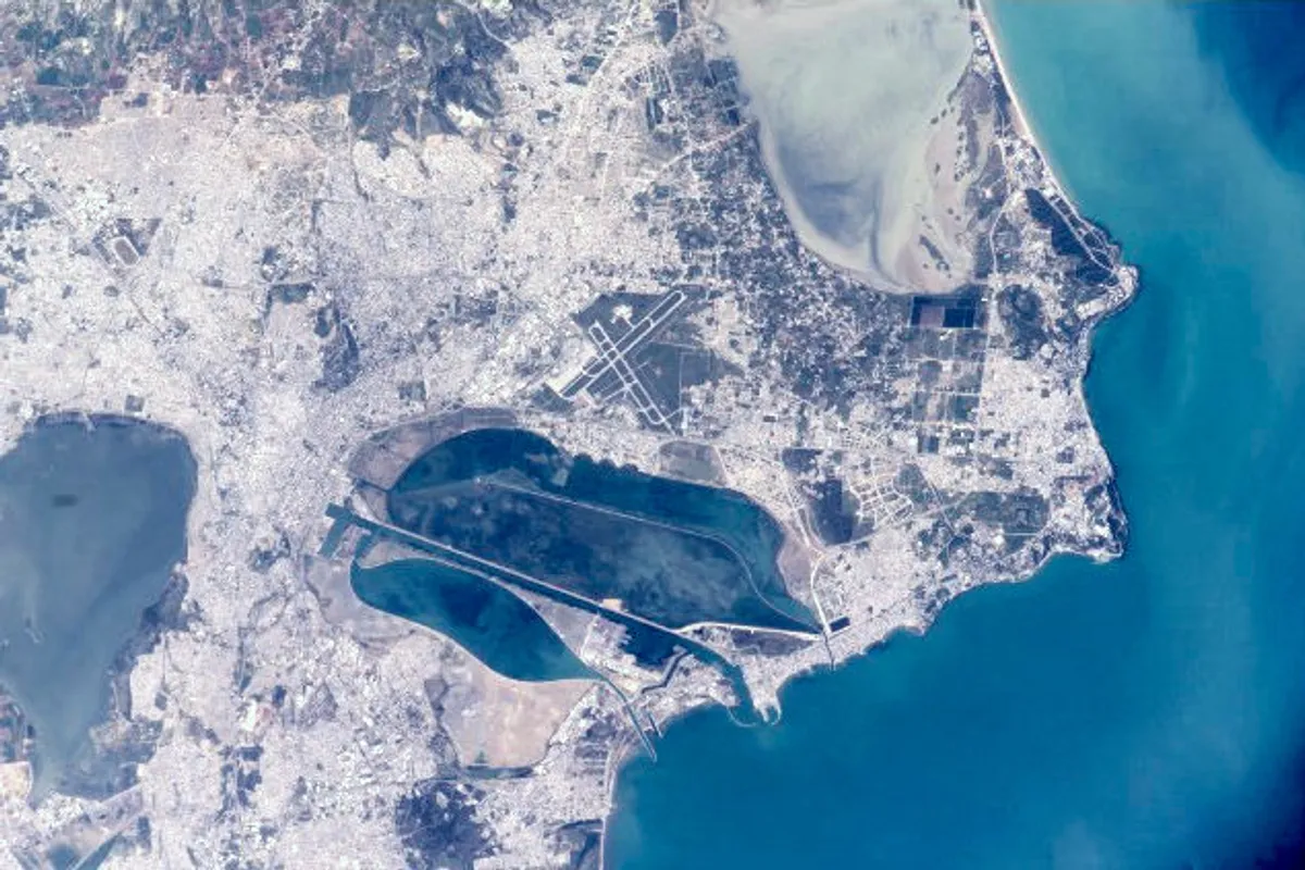 บรรยากาศย่านเล แบร์จ ดู ลัค (Les Berges du Lac) ในตูนิส