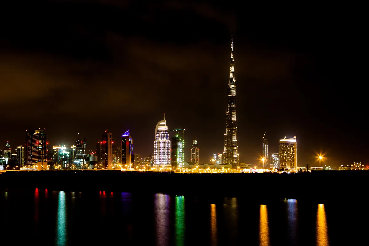 บรรยากาศย่านดาวน์ทาวน์ดูไบ (Downtown Dubai) ในดูไบ