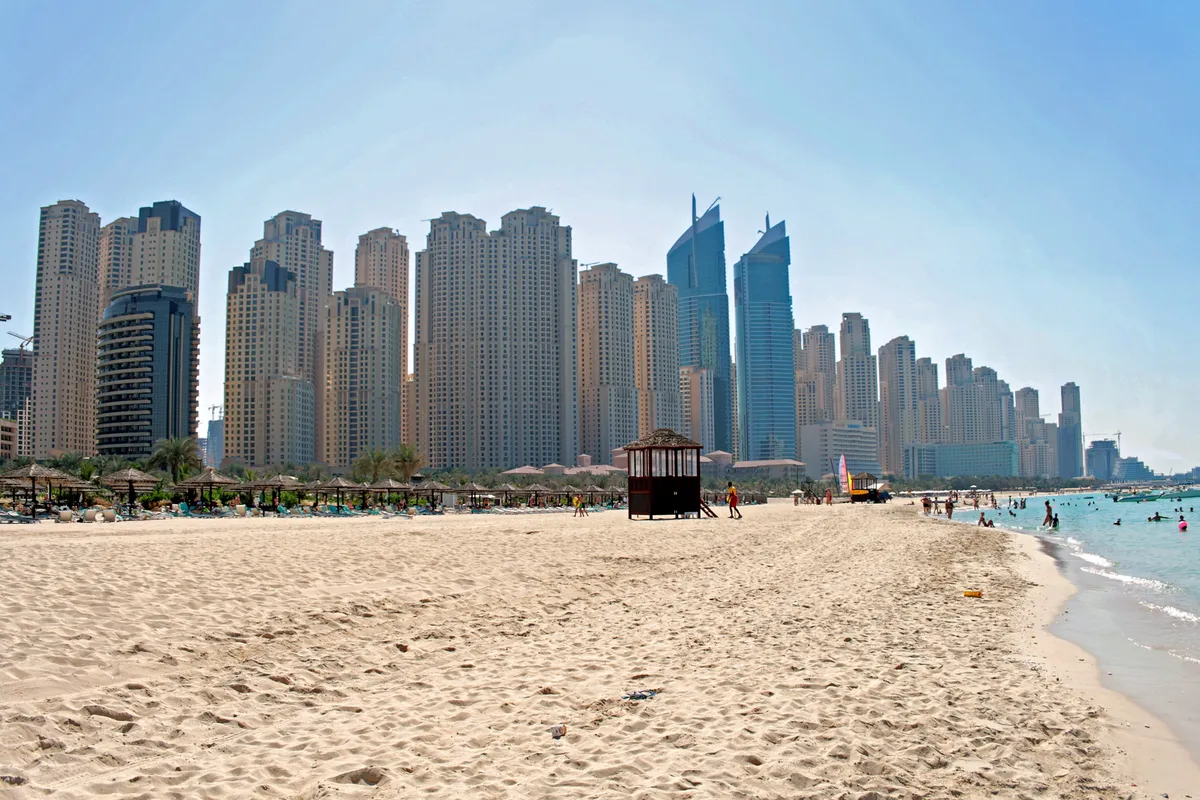 บรรยากาศย่านเจบีอาร์ (JBR / Jumeirah Beach Residence) ในดูไบ
