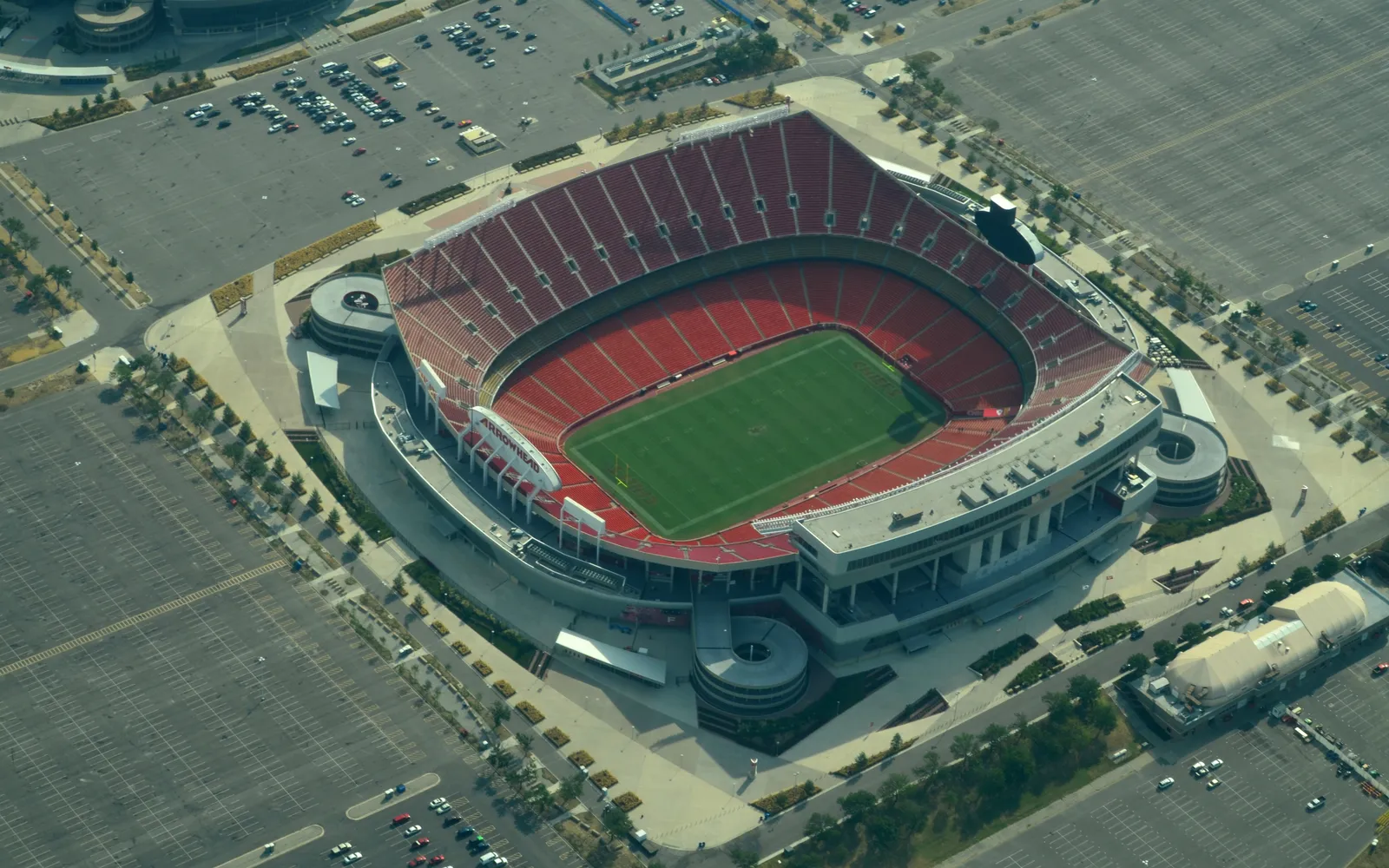 สนาม Arrowhead Stadium ที่บ้านของทีม Kansas City Chiefs เต็มไปด้วยแฟนบอลสีแดง