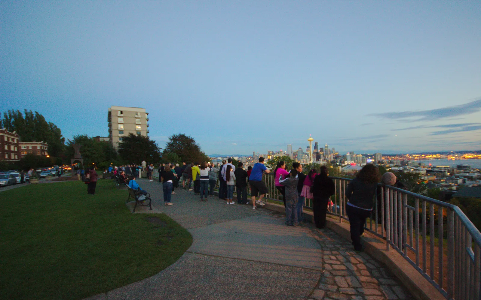 วิว skyline ซีแอตเทิลและภูเขา Rainier จาก Kerry Park บน Queen Anne Hill