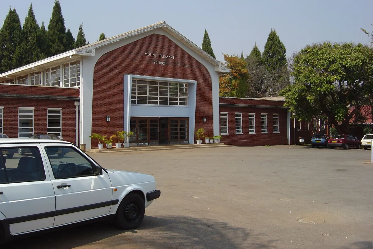 บรรยากาศย่านเมาท์เพลแซนต์ (Mount Pleasant) ในฮาราเร