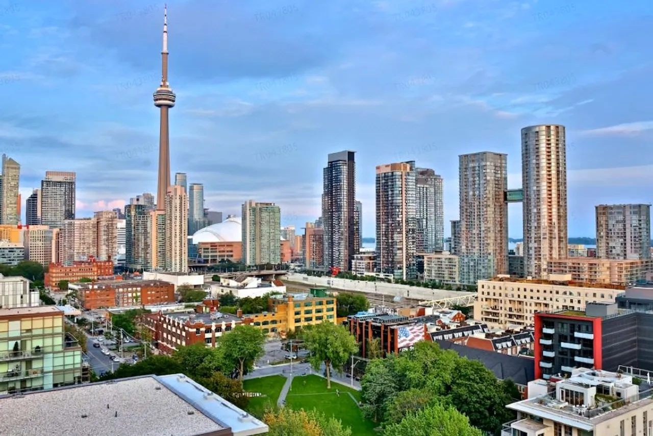 1 Hotel Toronto — rooms and atmosphere