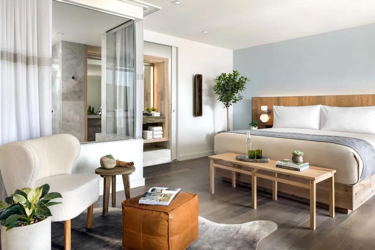 1 Hotel Toronto — rooms and atmosphere