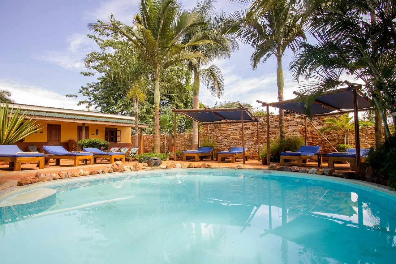 2 Friends Guest House — จินจา