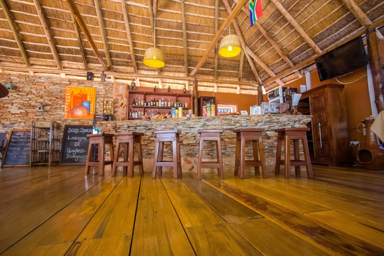 2 Friends Guest House — ภาพห้องพักและบรรยากาศ