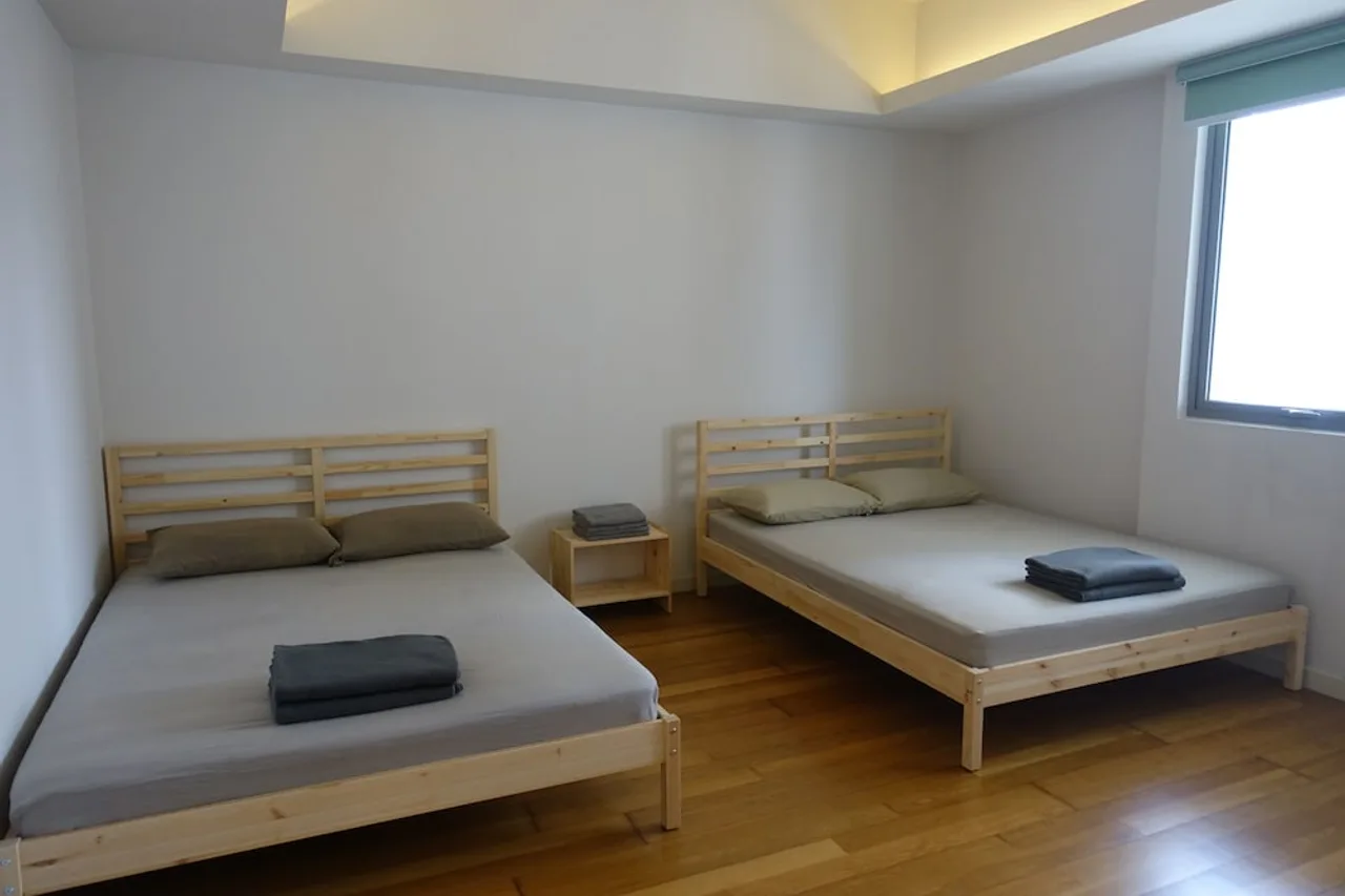 2Hampshire Backpacker Hostel — rooms and atmosphere