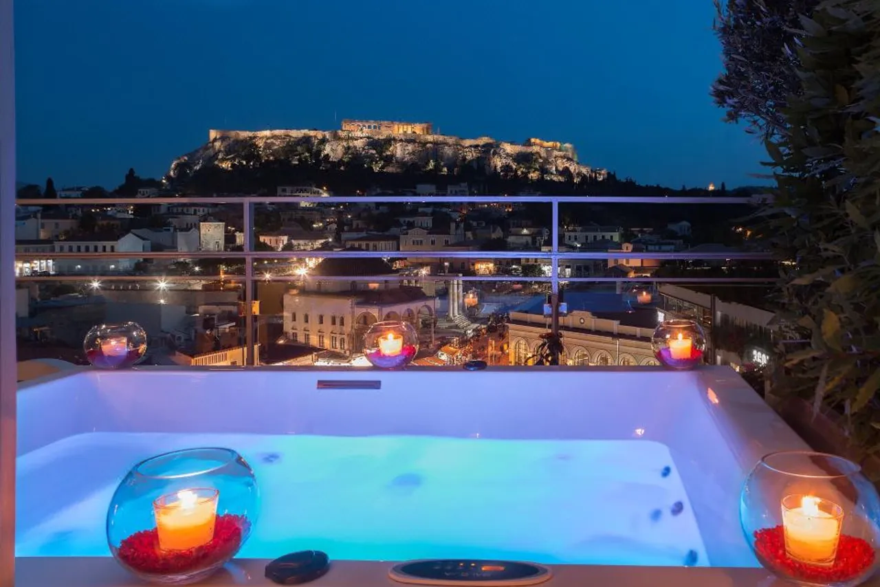 A for Athens — rooms and atmosphere