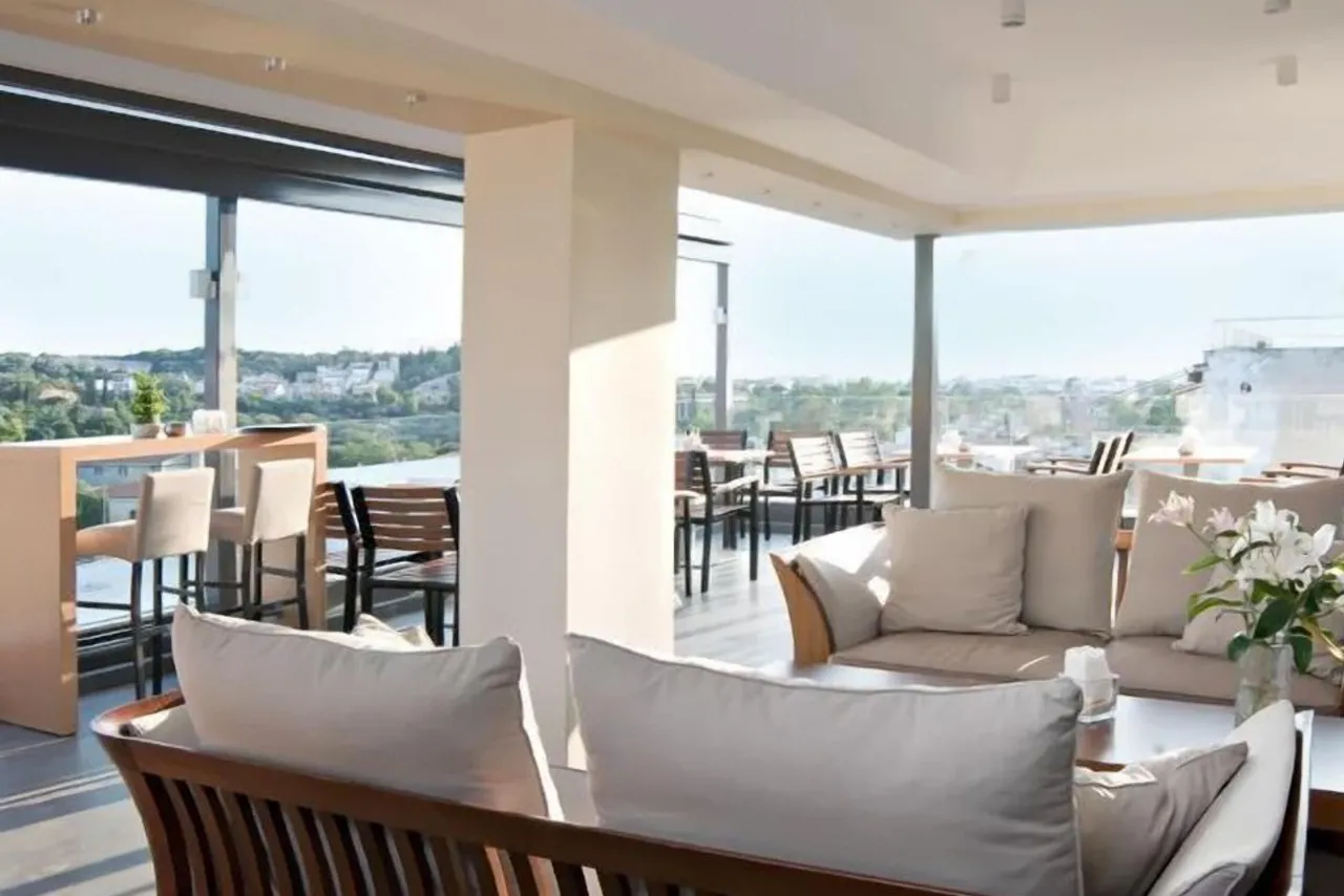 A for Athens — rooms and atmosphere