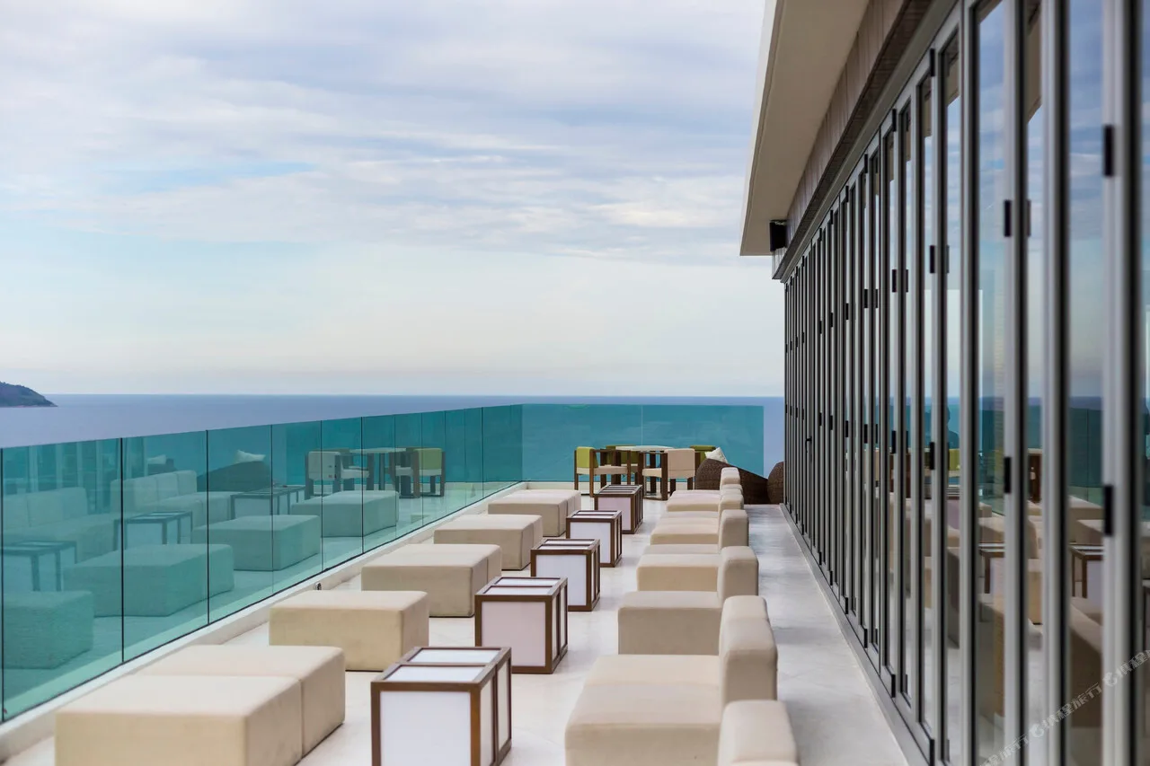 A La Carte Da Nang Beach — rooms and atmosphere