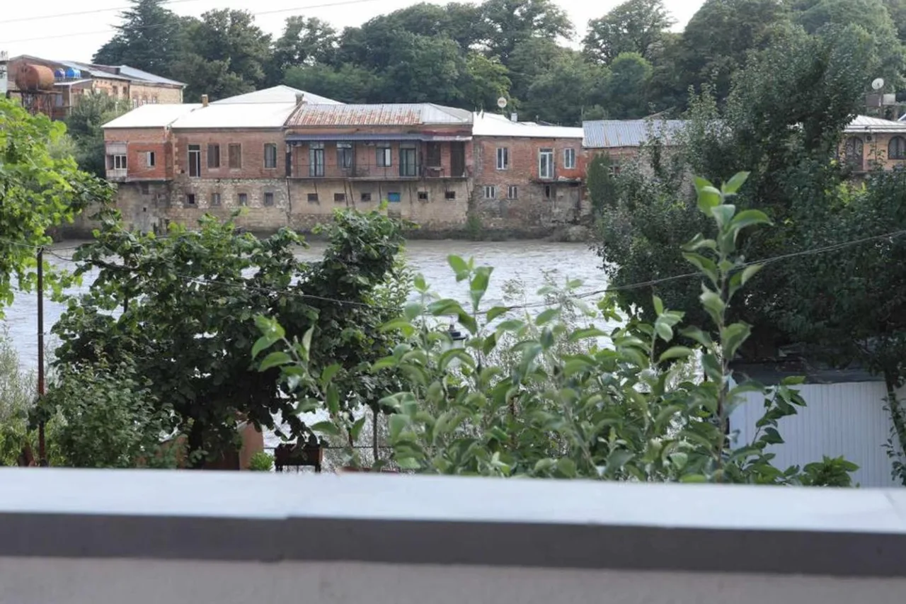 A Rioni Guest House — rooms and atmosphere