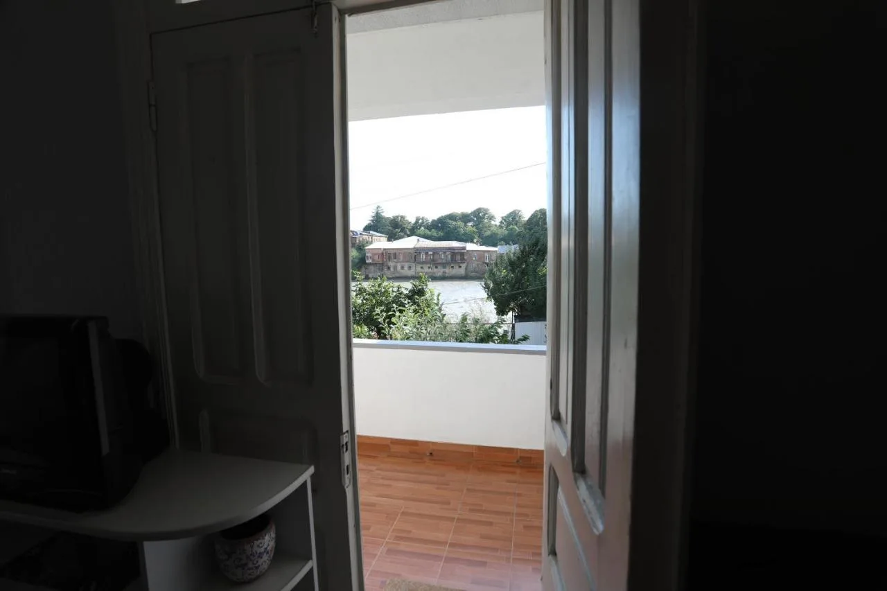 A Rioni Guest House — rooms and atmosphere