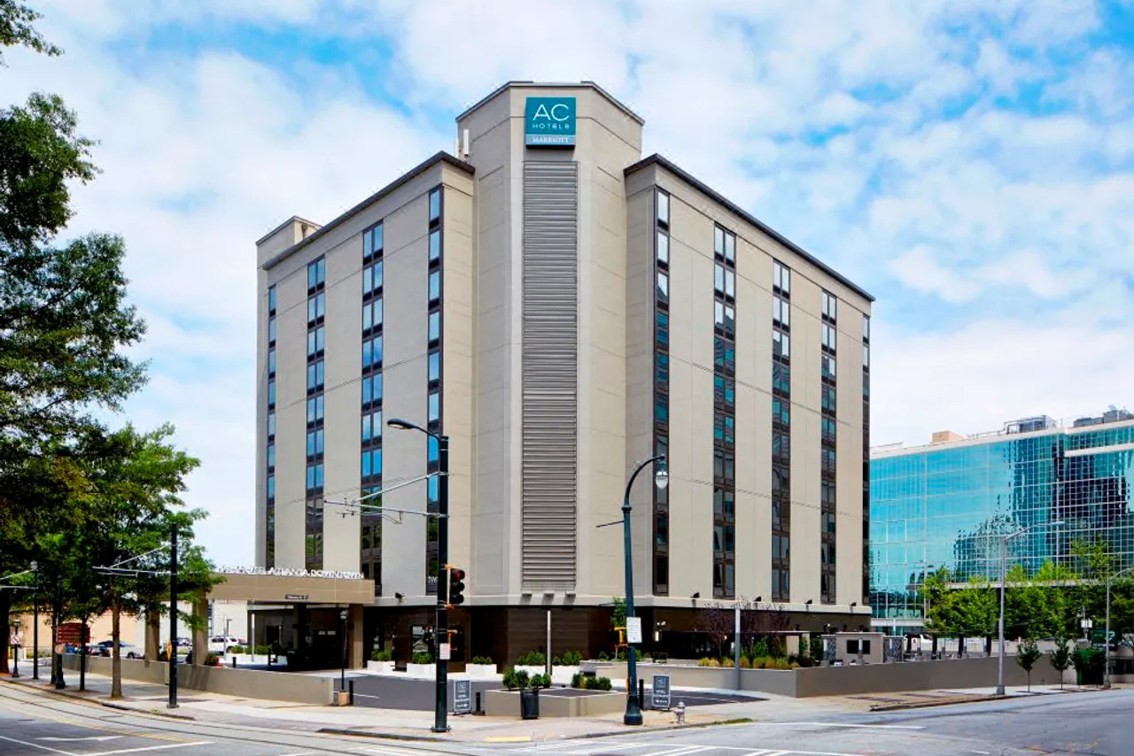 AC Hotel Atlanta Downtown — โรงแรมในใกล้ Mercedes-Benz Stadium