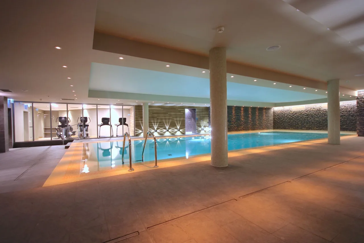 AC Hotel by Marriott Wroclaw — ภาพห้องพักและบรรยากาศ