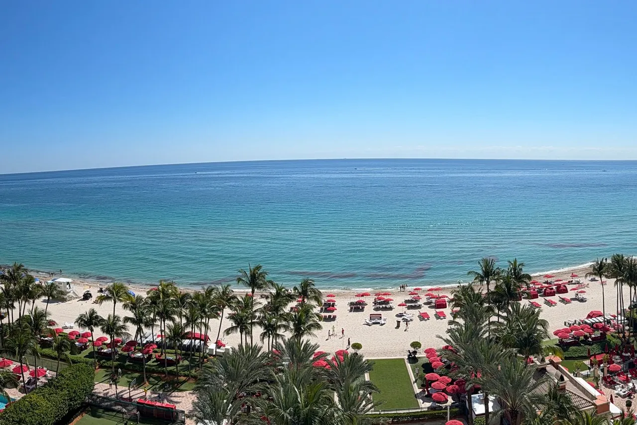 Acqualina Resort & Residences on the Beach — ภาพห้องพักและบรรยากาศ