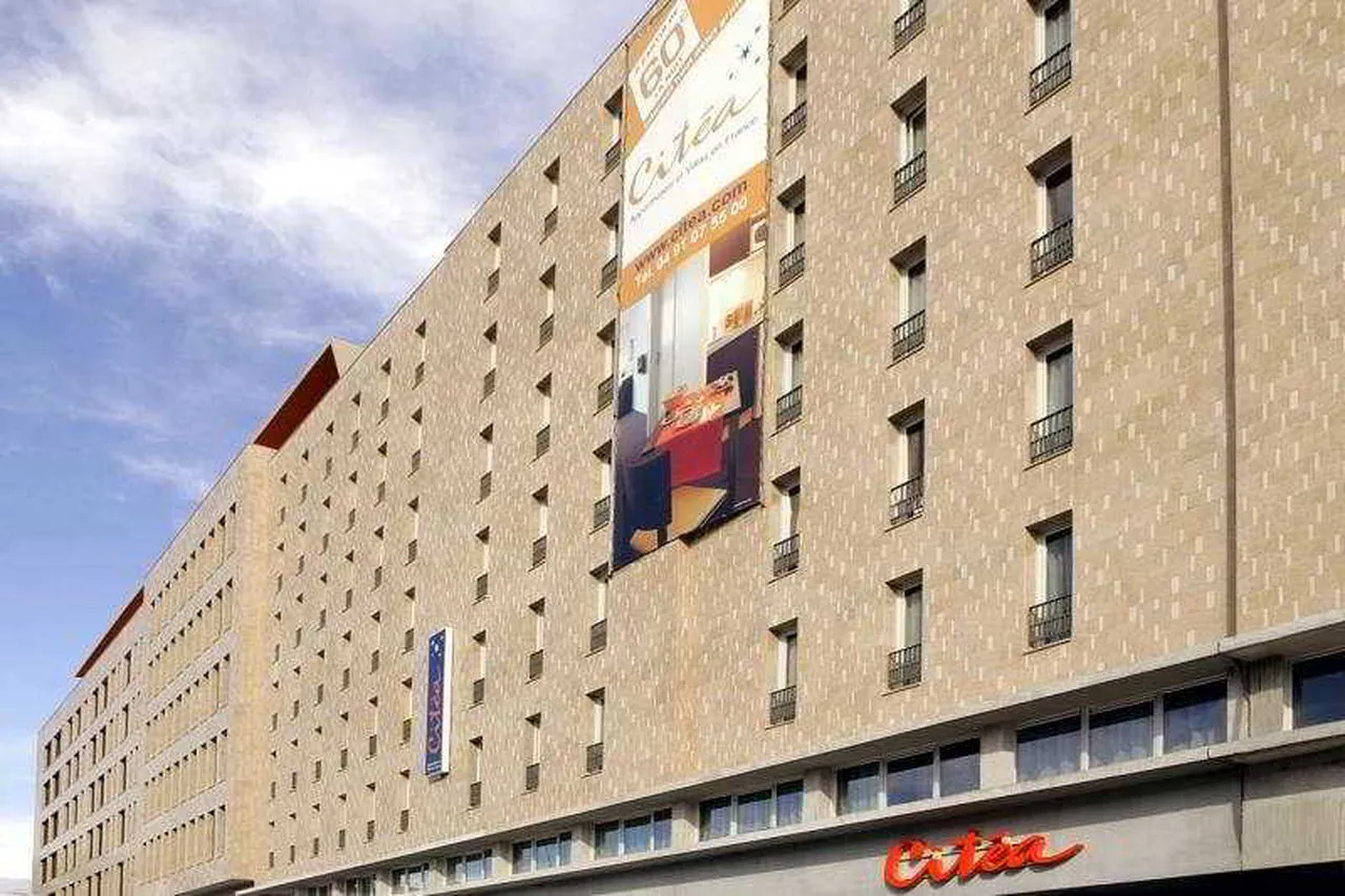 Aparthotel Adagio Access Marseille Saint-Charles — rooms and atmosphere