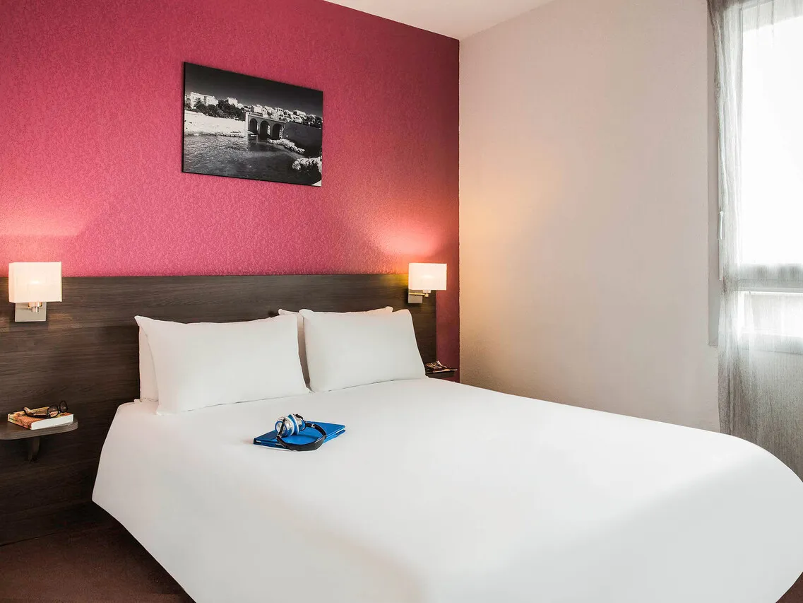 Aparthotel Adagio Access Marseille Saint-Charles — rooms and atmosphere