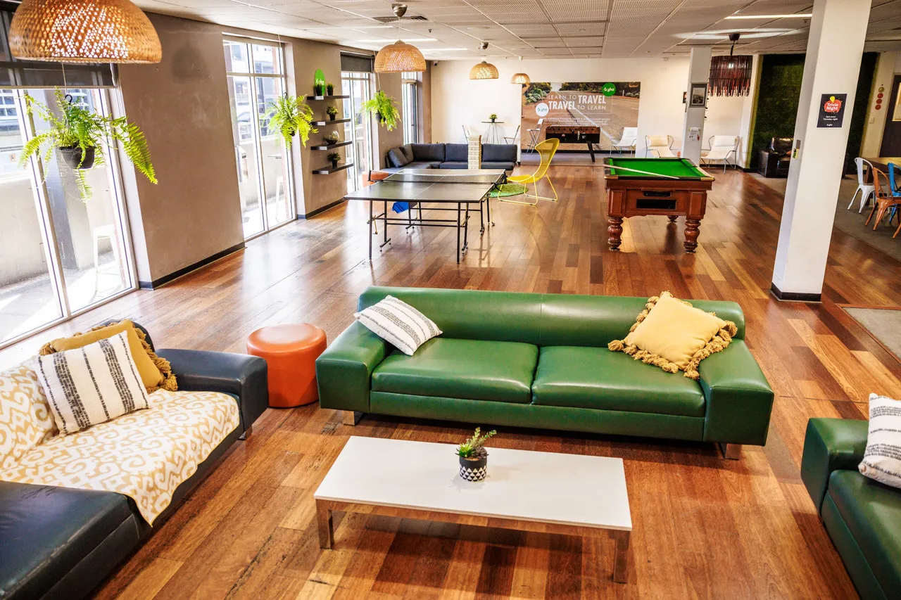 Adelaide Central YHA — rooms and atmosphere