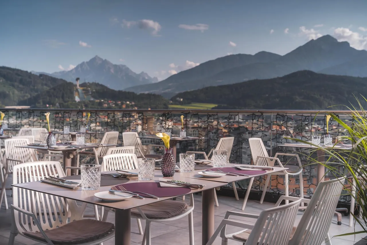 aDLERS Hotel — rooms and atmosphere
