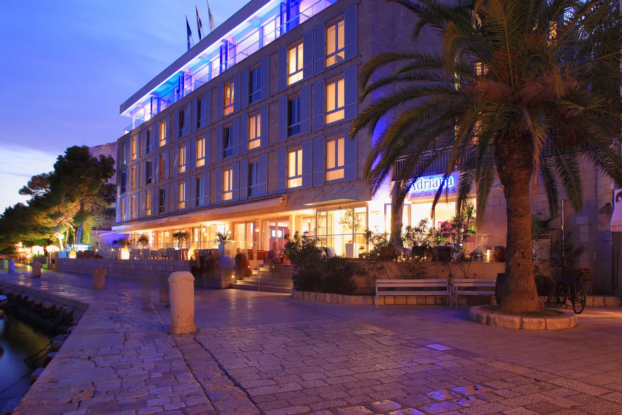 Adriana Hvar Spa Hotel — ภาพห้องพักและบรรยากาศ