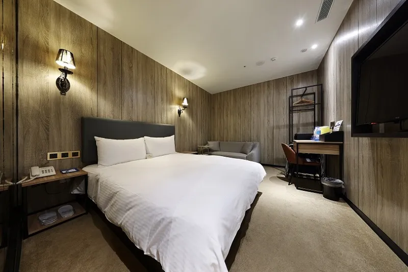 Airline Inn Taipei - Zhonghua — rooms and atmosphere