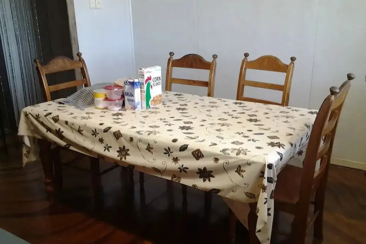 Airport Homestay — ภาพห้องพักและบรรยากาศ