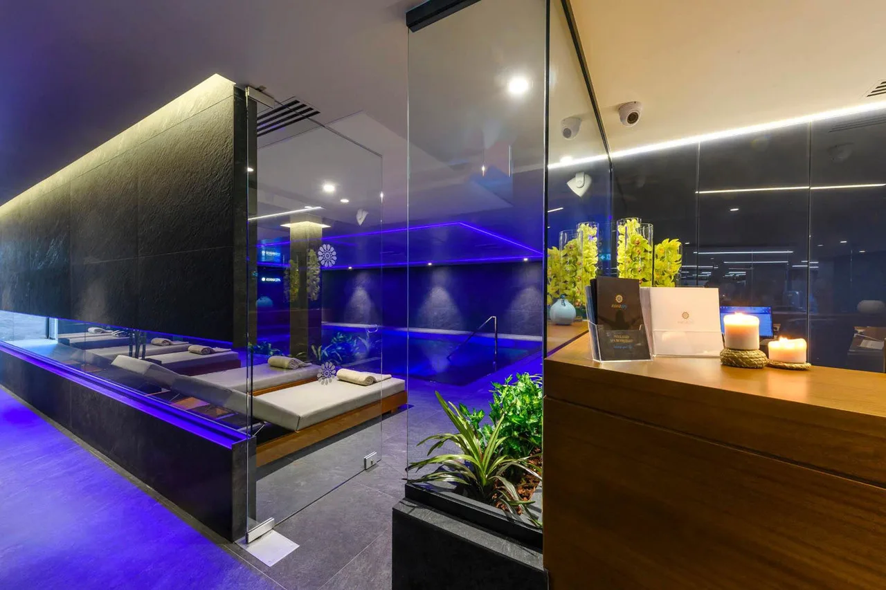 Ajax Hotel — ภาพห้องพักและบรรยากาศ