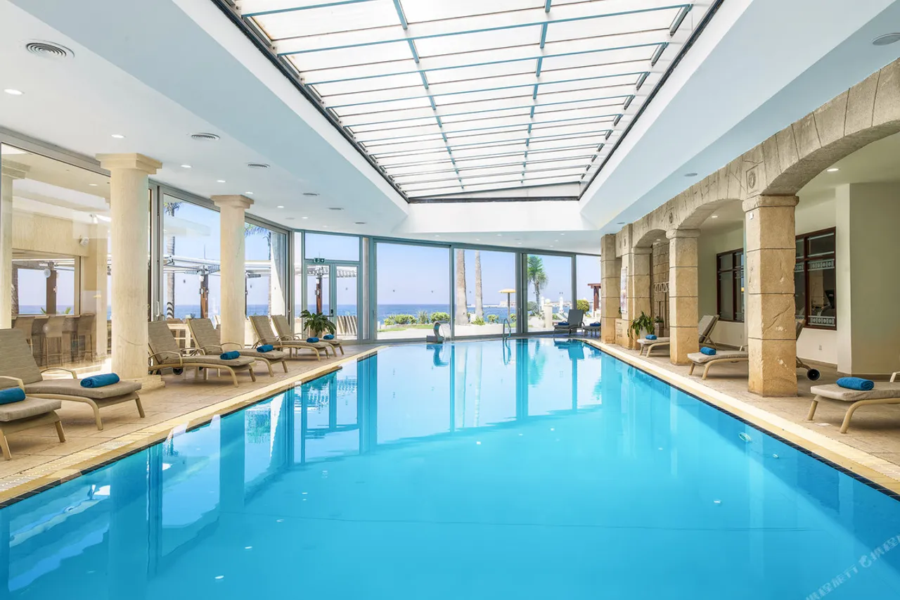 Alexander The Great Beach Hotel — ภาพห้องพักและบรรยากาศ