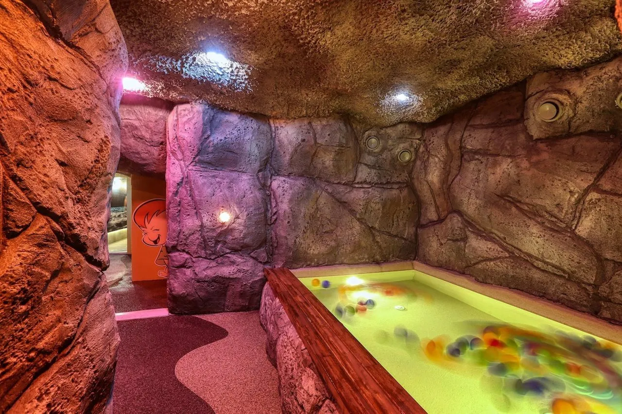 Almira Hotel Thermal Spa & Convention Center — rooms and atmosphere