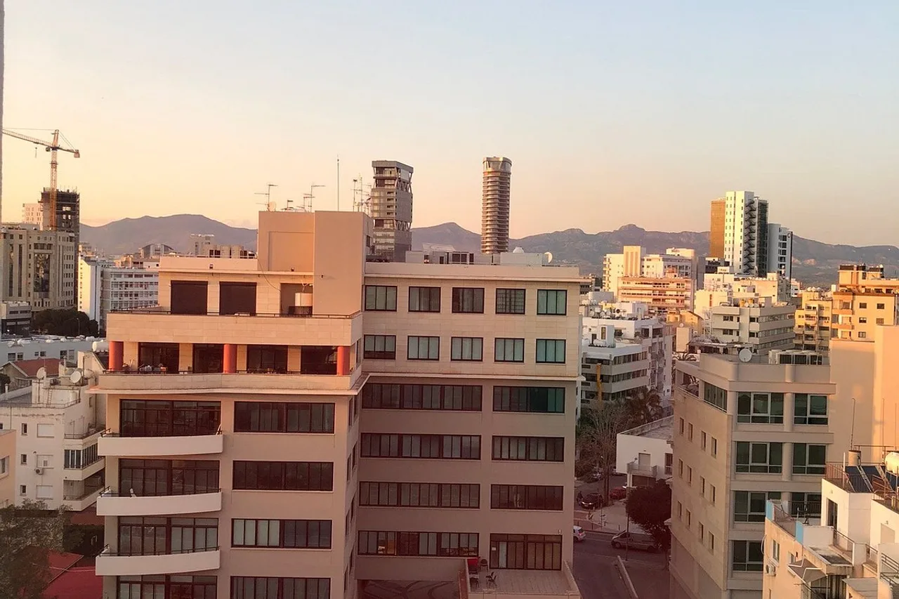 Almond Business Hotel — ภาพห้องพักและบรรยากาศ