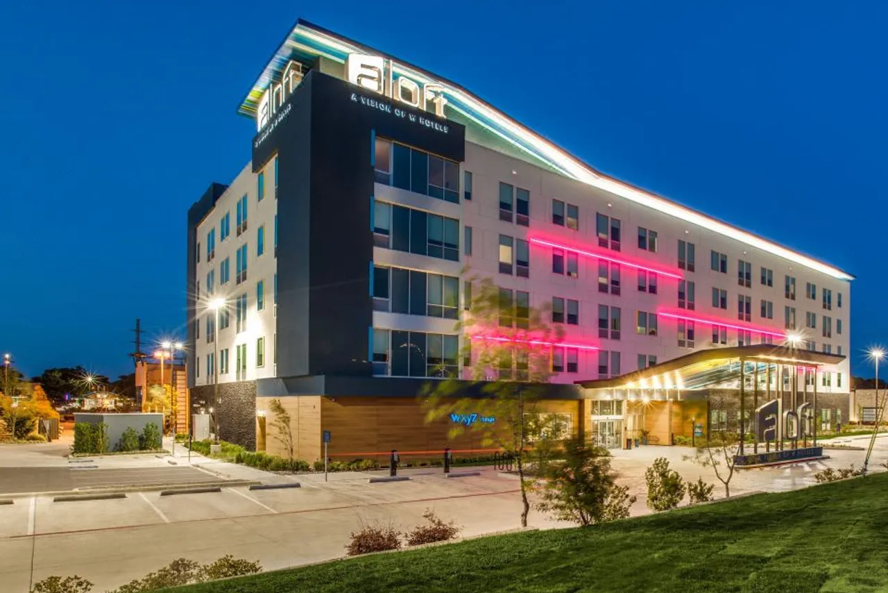 Aloft Dallas Arlington Entertainment District — โรงแรมในใกล้ AT&T Stadium