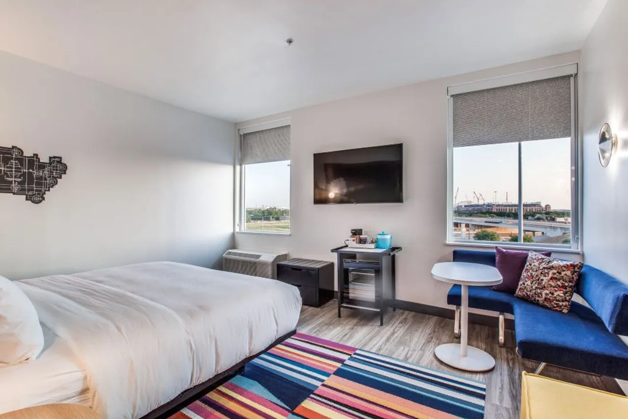 Aloft Dallas Arlington Entertainment District — ภาพห้องพักและบรรยากาศ