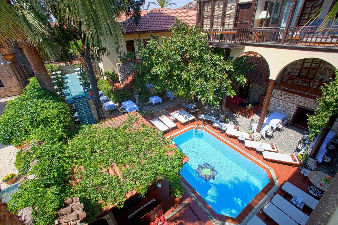Alp Paşa Hotel — Special Class — rooms and atmosphere