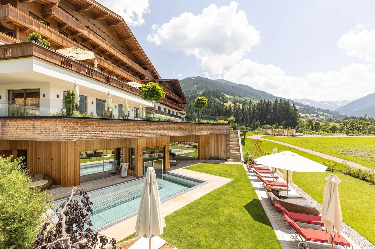 Alpbacherhof Mountain & Spa Resort — rooms and atmosphere