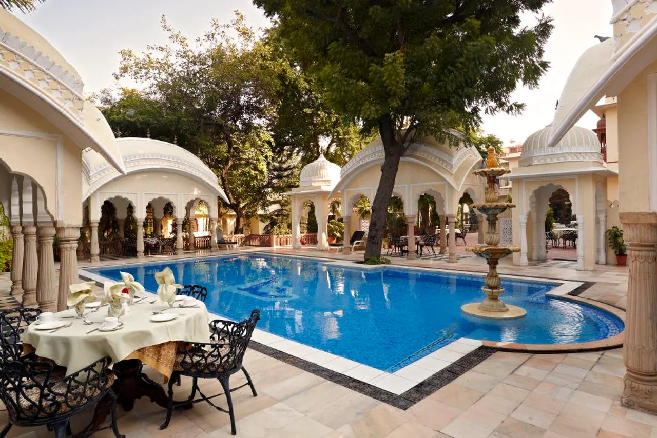 Alsisar Haveli — rooms and atmosphere