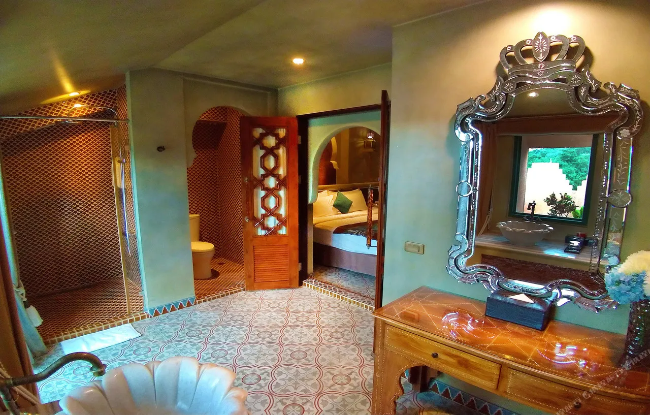 Amanda Hotel — rooms and atmosphere