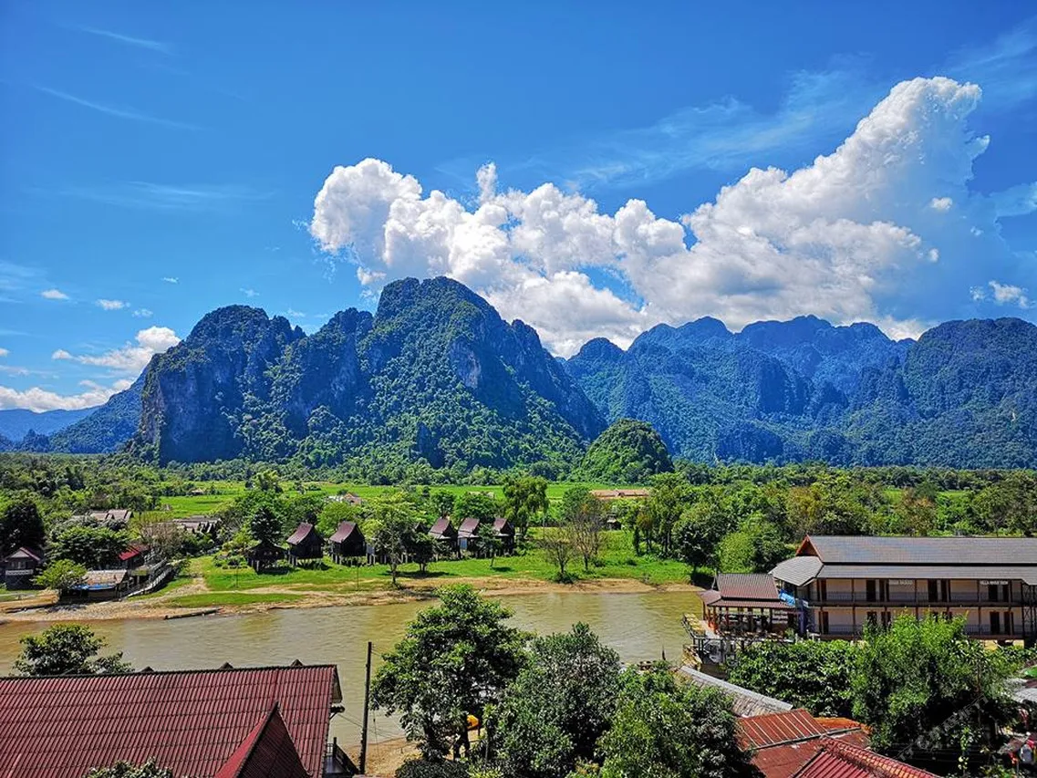 Amari Vang Vieng — rooms and atmosphere