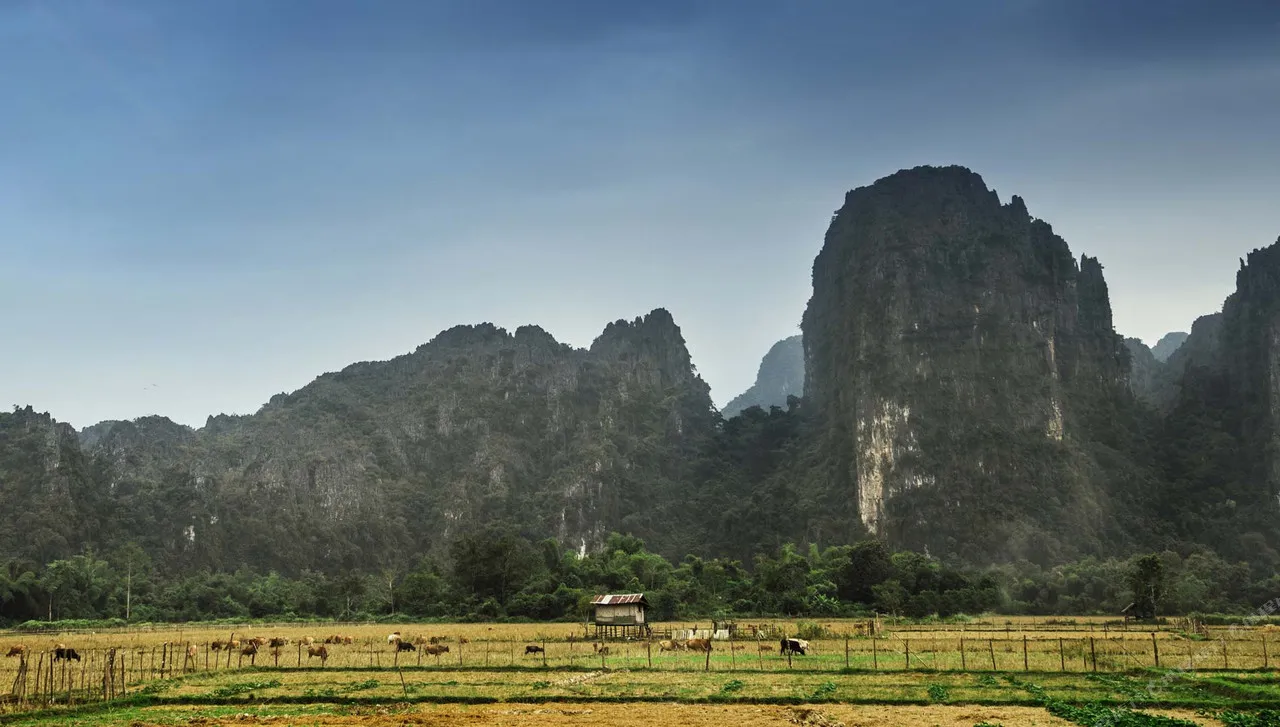 Amari Vang Vieng — rooms and atmosphere
