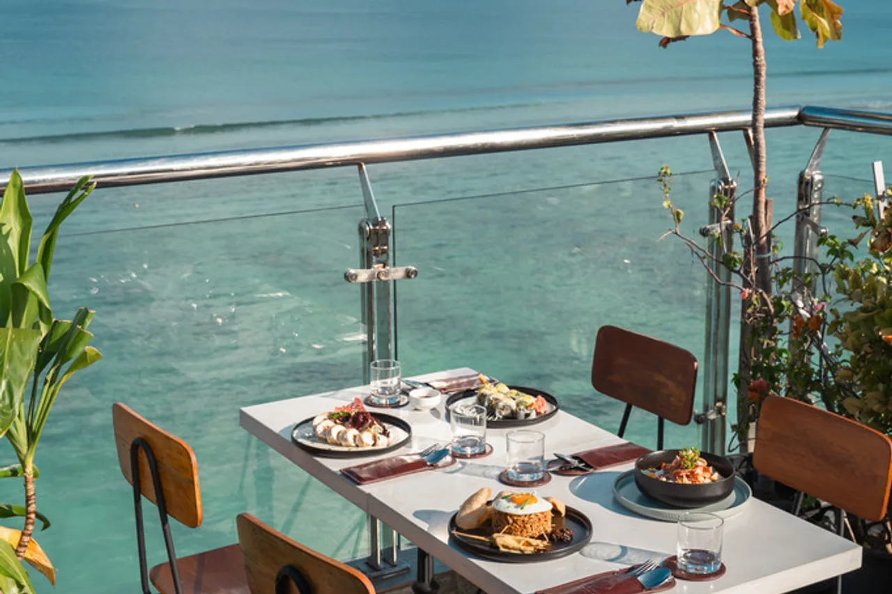 Amber Beach Hotel at Hulhumale — ฮูลฮูมาเล่