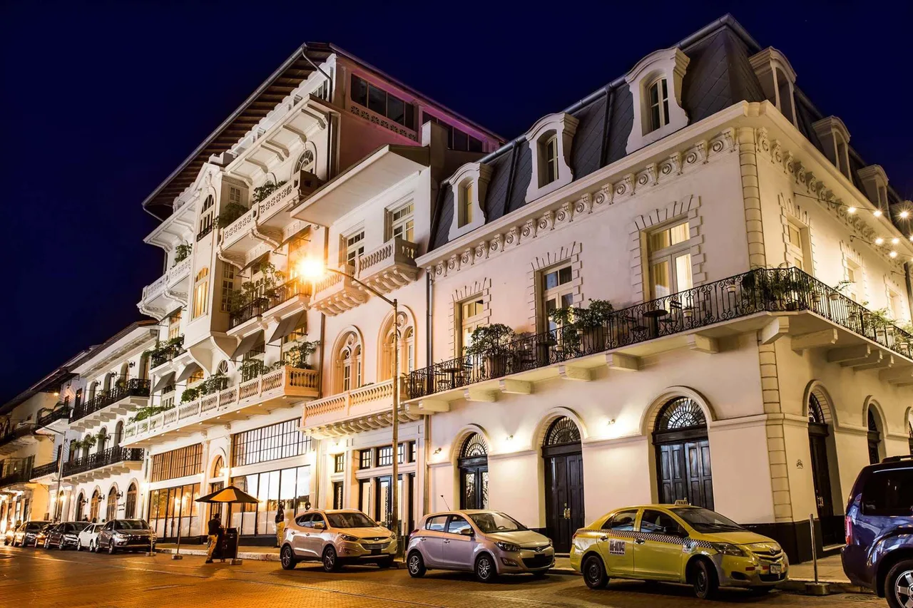 American Trade Hotel — โรงแรมในปานามาซิตี