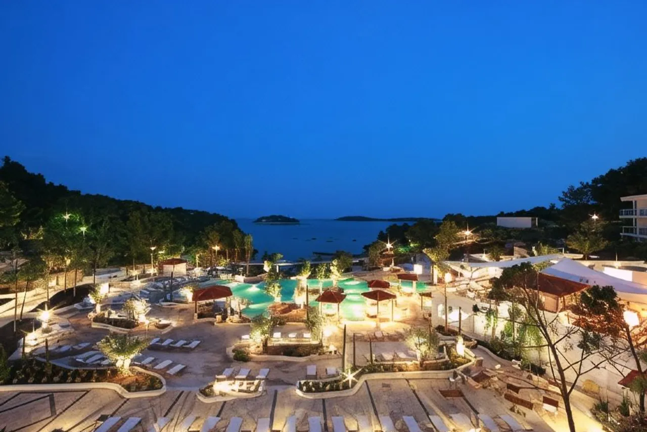 Amfora Hvar Grand Beach Resort — ภาพห้องพักและบรรยากาศ