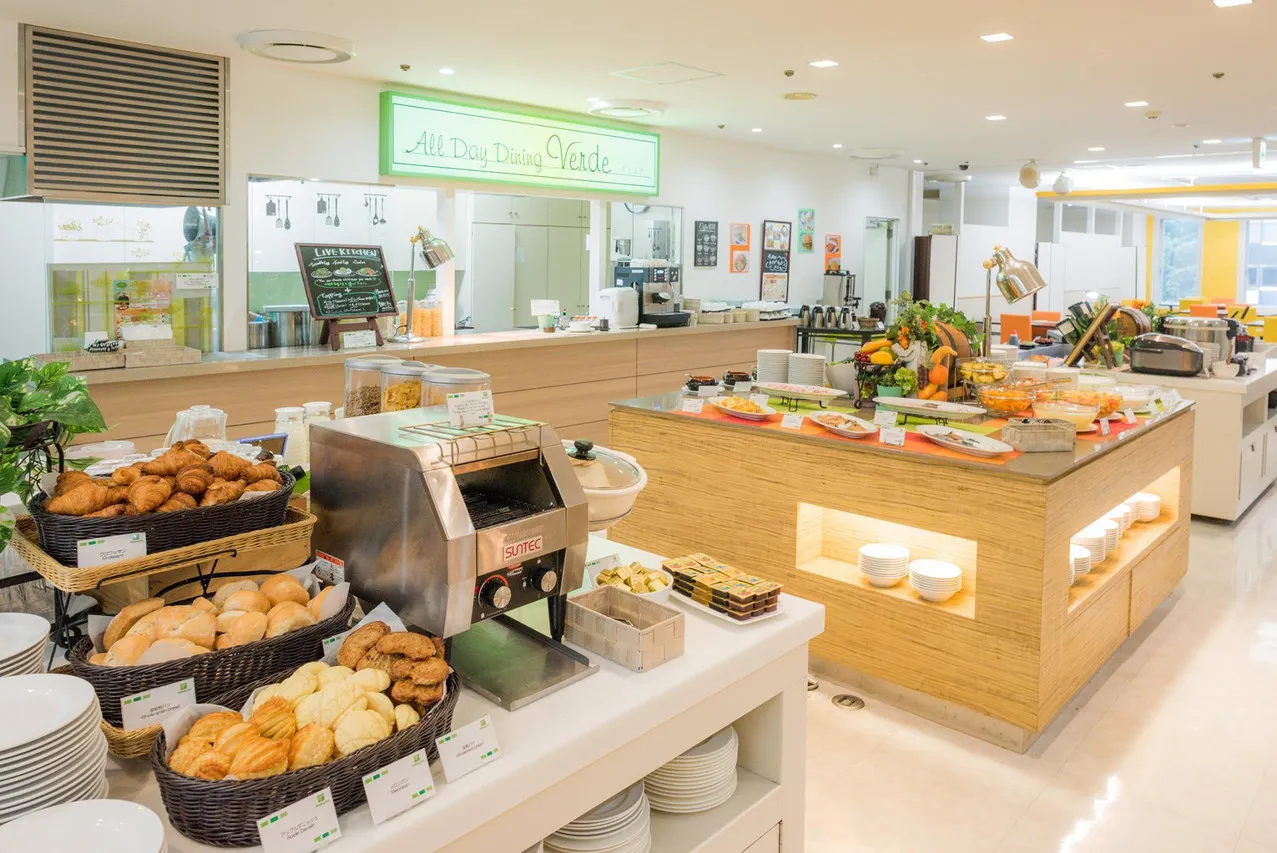 ANA Holiday Inn Sapporo Susukino — rooms and atmosphere