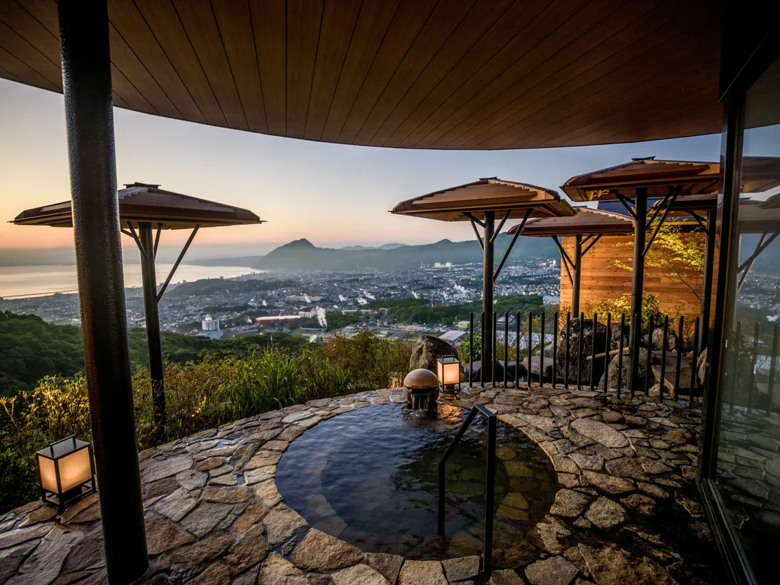 ANA InterContinental Beppu Resort & Spa — rooms and atmosphere
