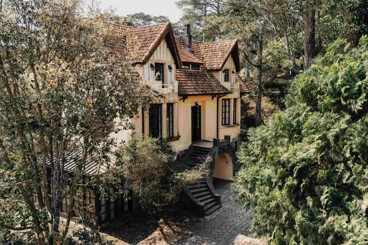 Ana Mandara Villas Dalat Resort & Spa — rooms and atmosphere