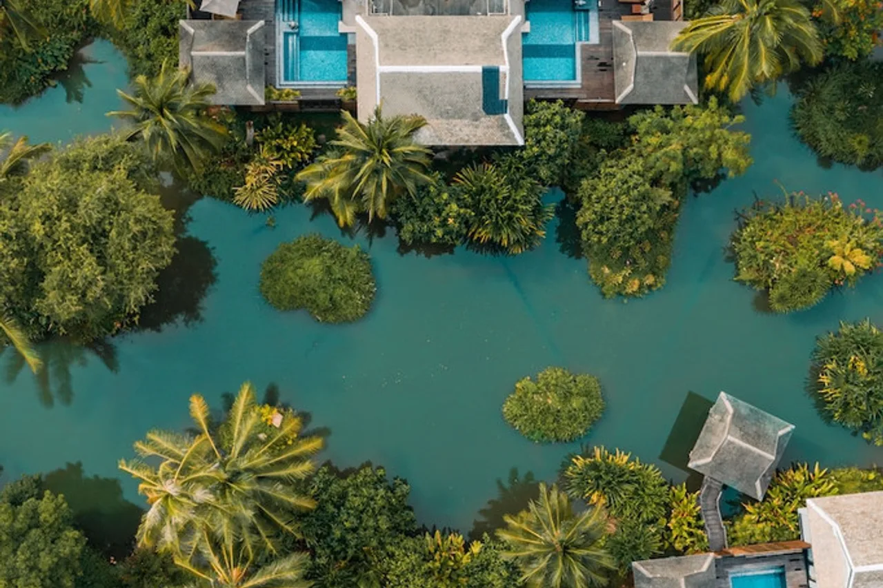 Anantara Mai Khao Phuket Villas — rooms and atmosphere